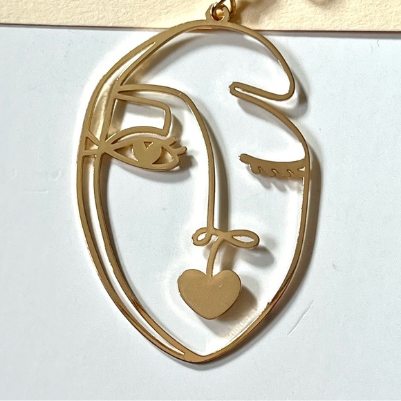 🏷️ faux gold abstract face dangling earrings - Picture 3 of 7